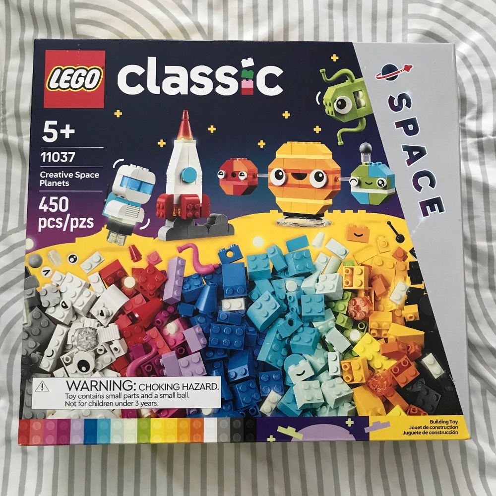 NEW space theme Lego kit